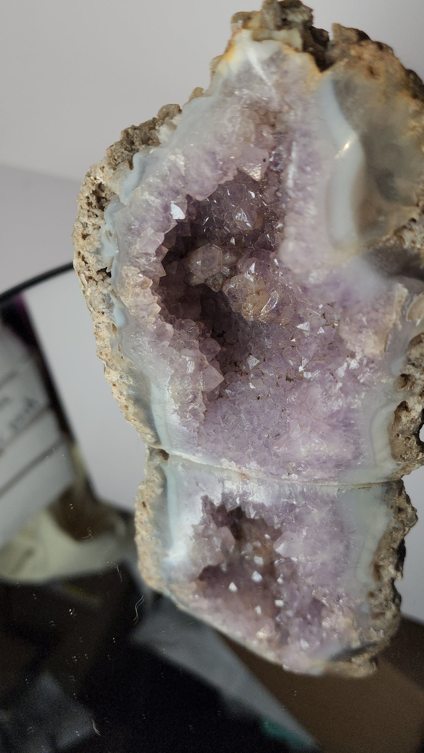 Amethyst cave in agate from Madagascar