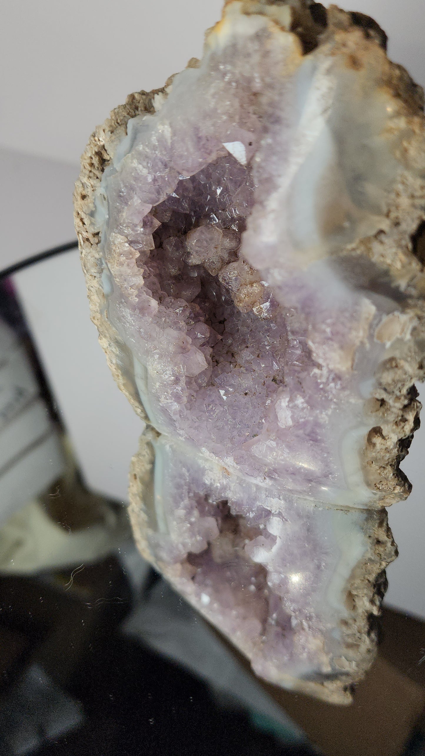 Amethyst cave in agate from Madagascar