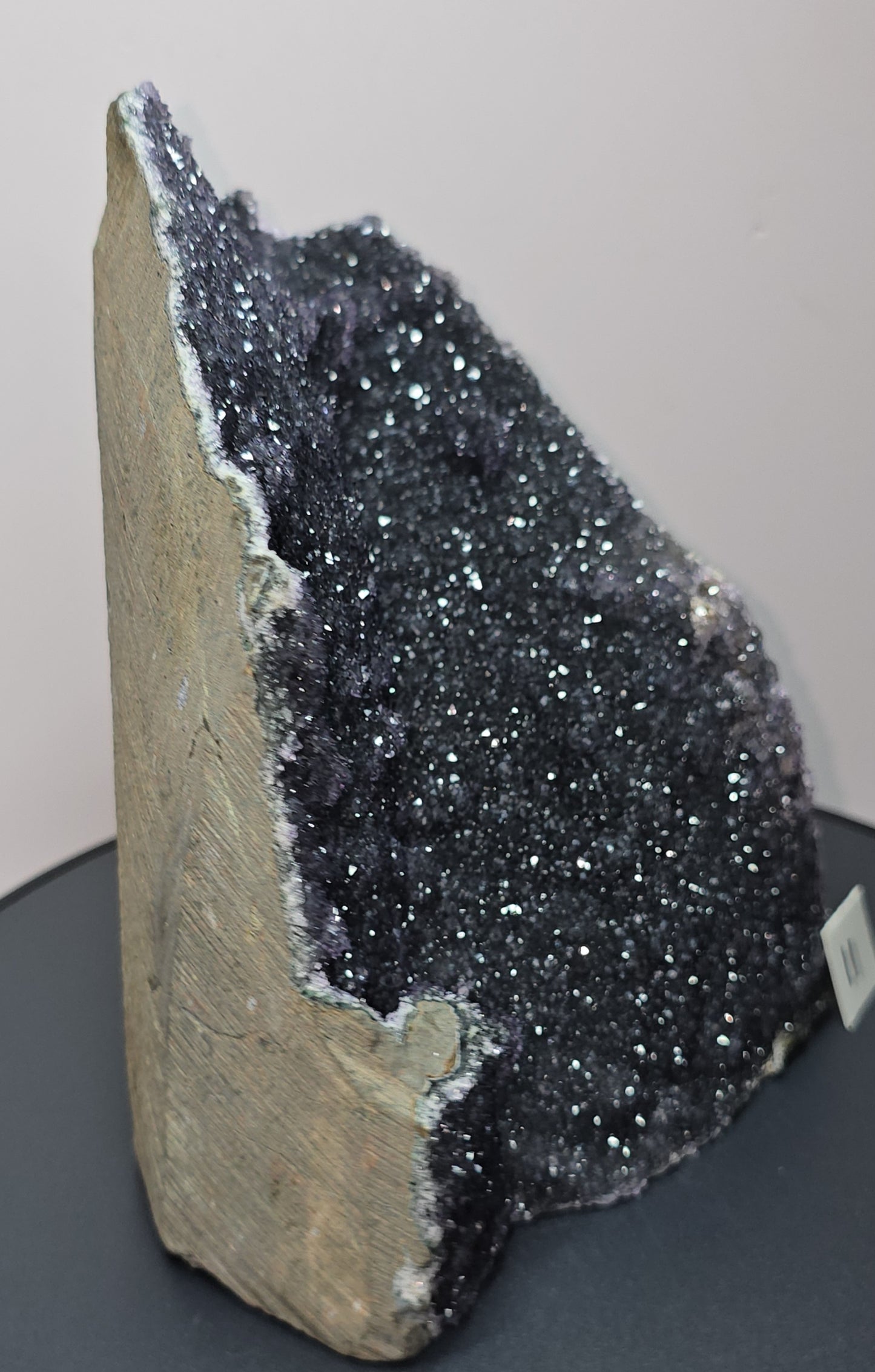 Black, dark purple, sparkling Amethyst cut base, Cathedral, Standing Geode from brazil