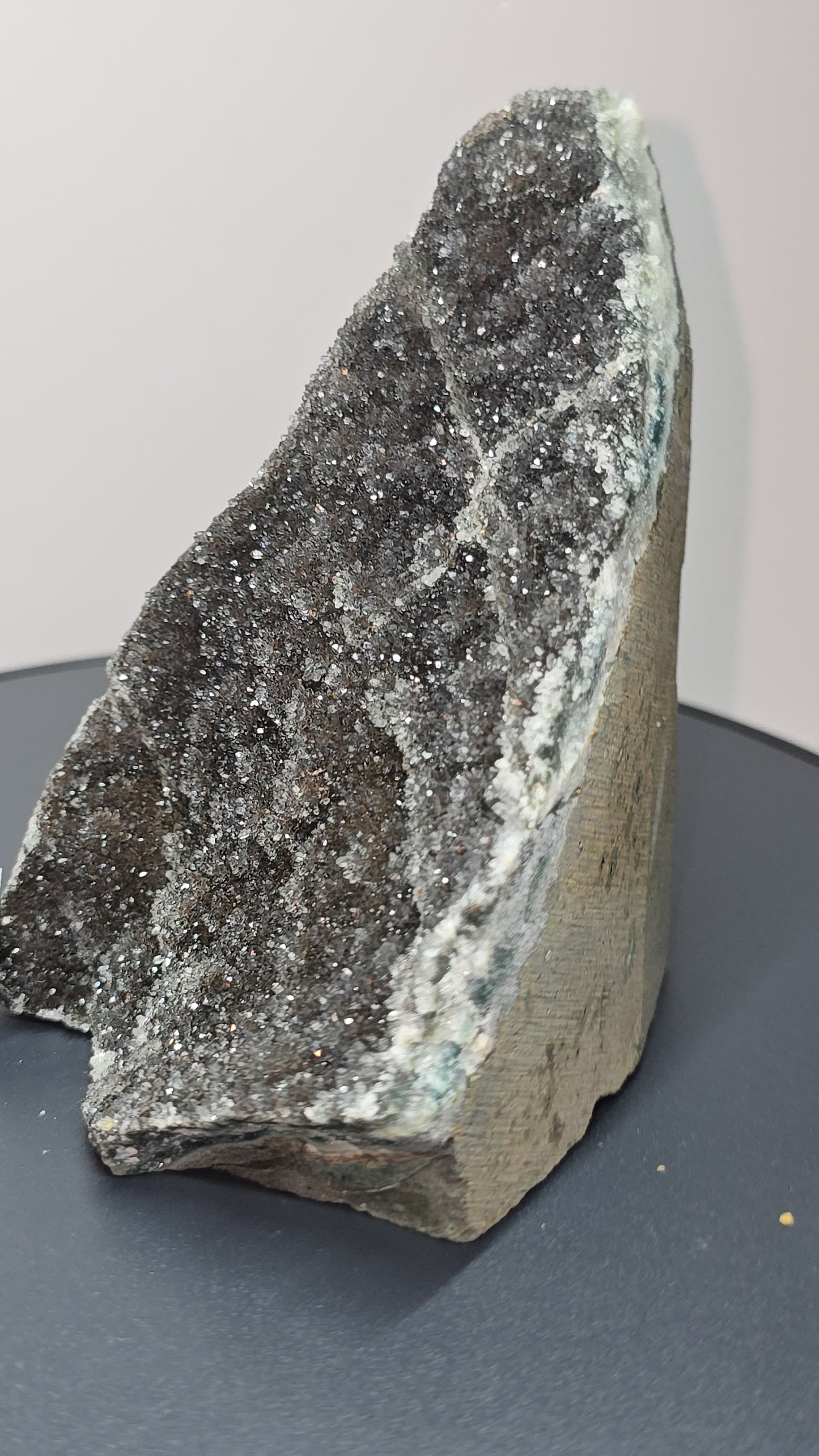Black, dark purple, sparkling Amethyst cut base, Cathedral, Standing Geode from brazil