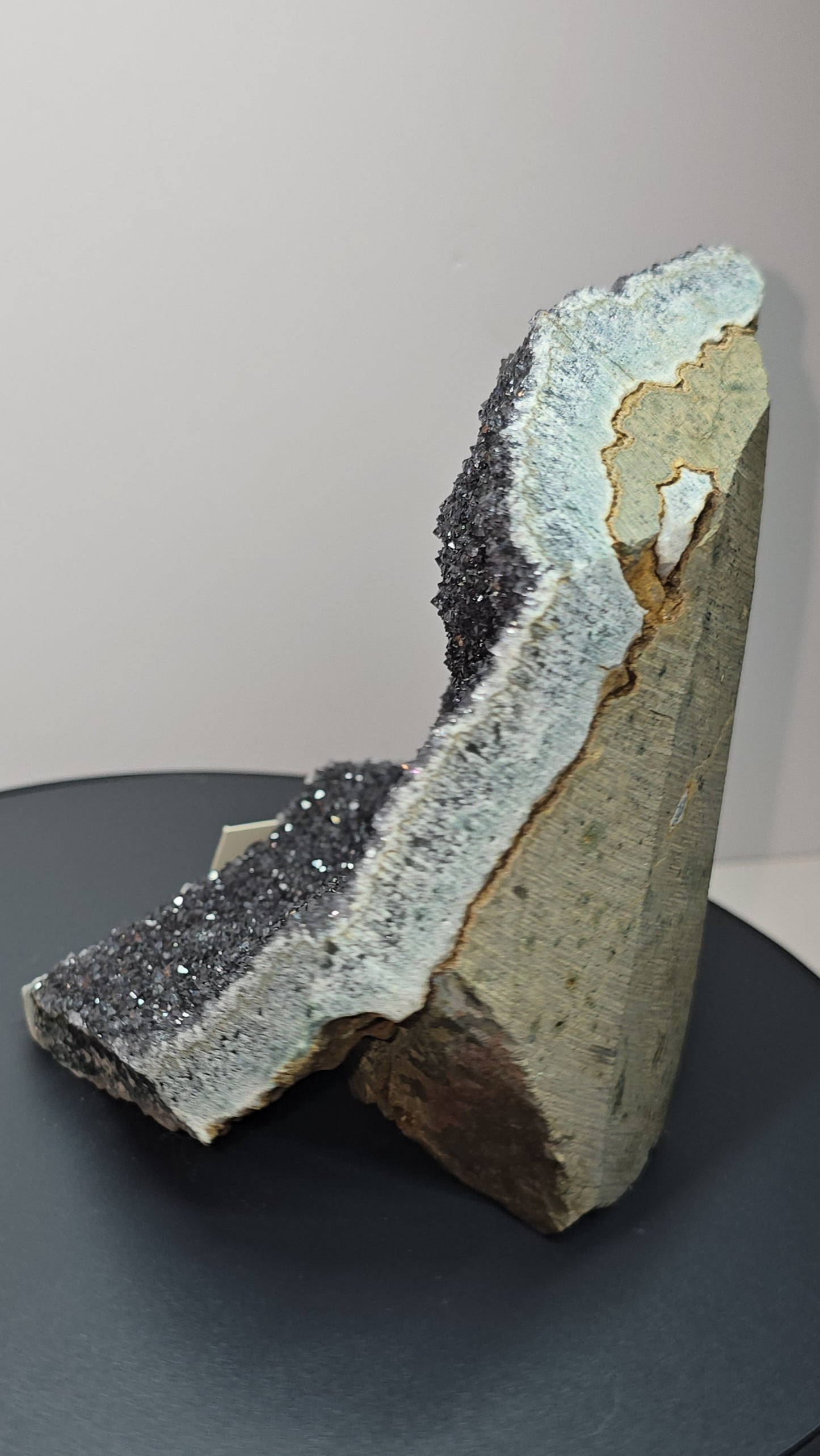 Black, dark purple, sparkling Amethyst cut base, Cathedral, Standing Geode from brazil