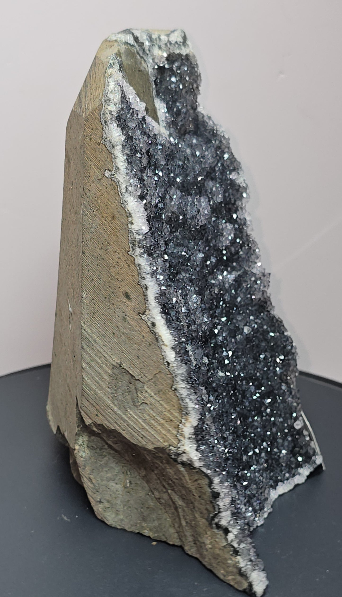 Black, dark purple, sparkling Amethyst cut base, Cathedral, Standing Geode from brazil