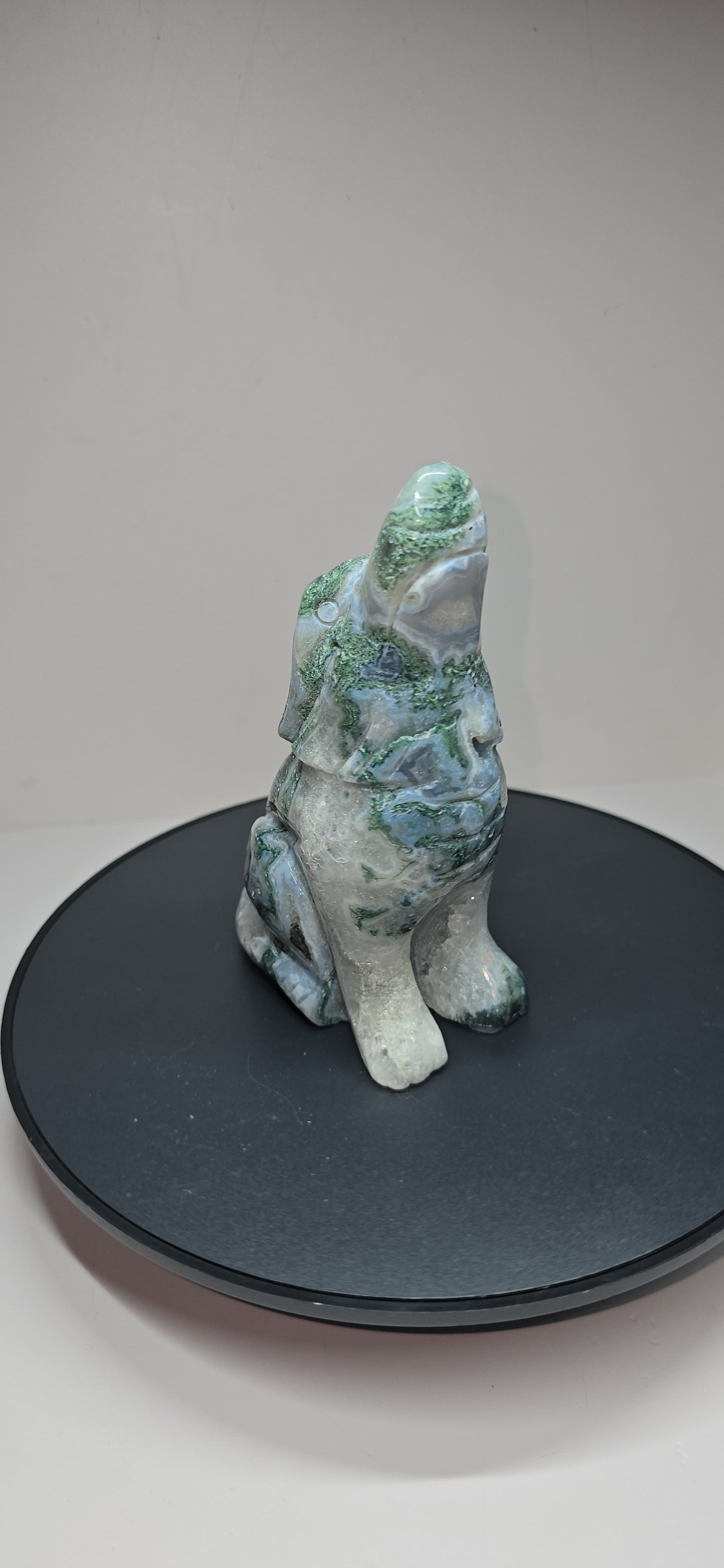 Moss agate wolfs