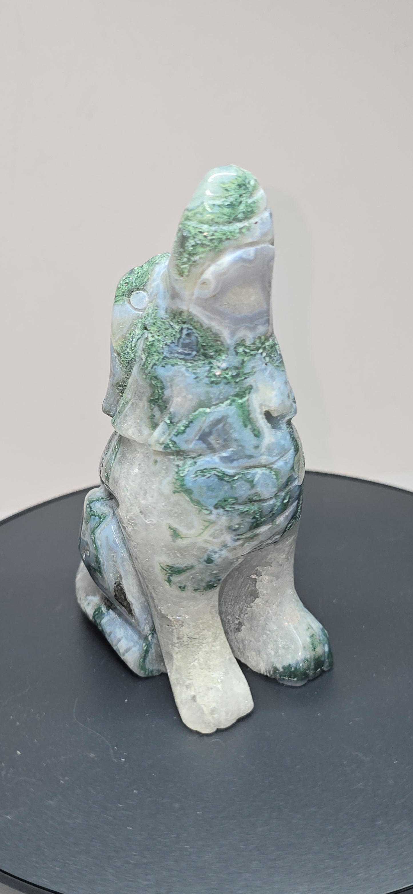 Moss agate wolfs