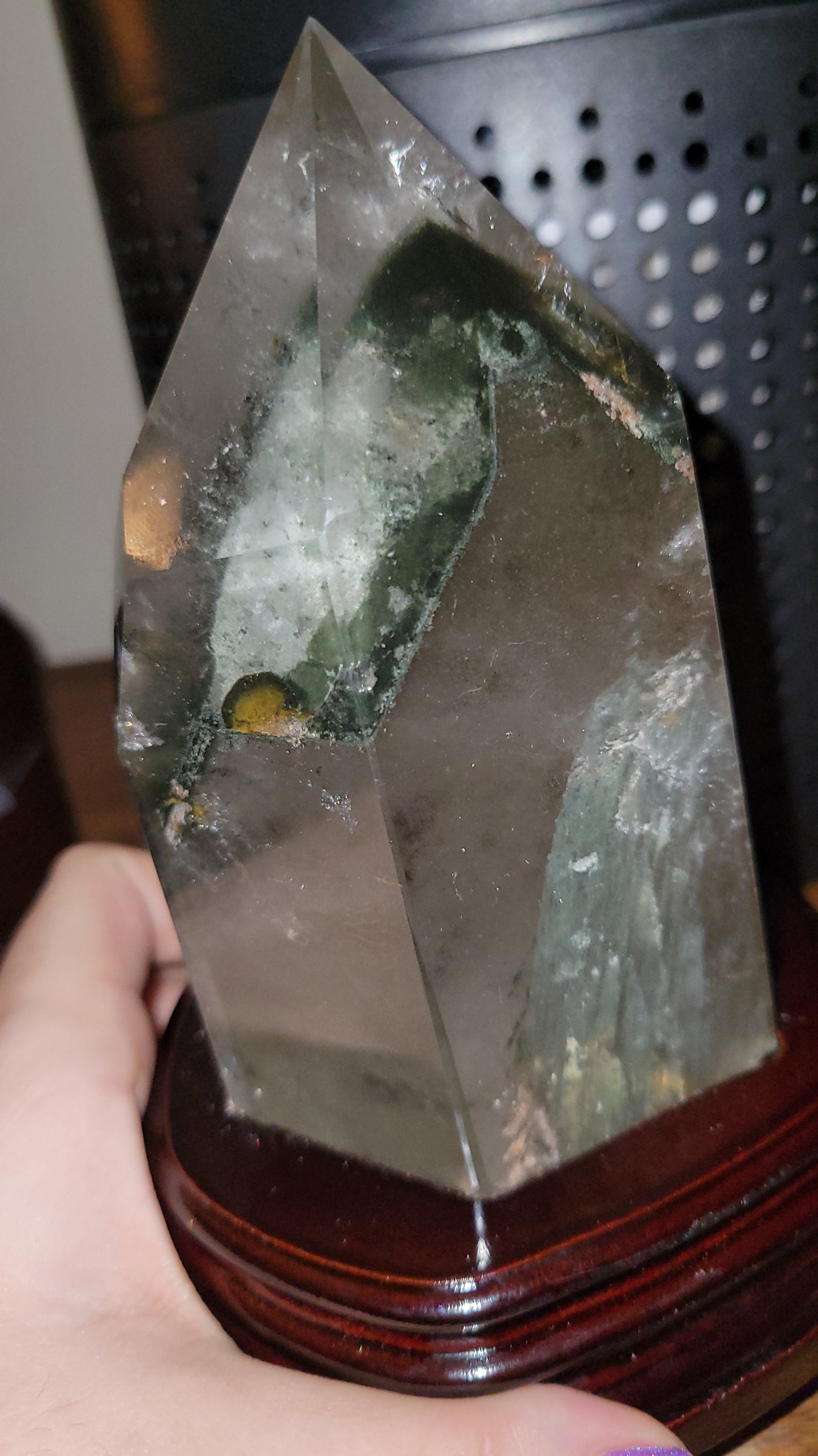 Garden quartz tower with stand