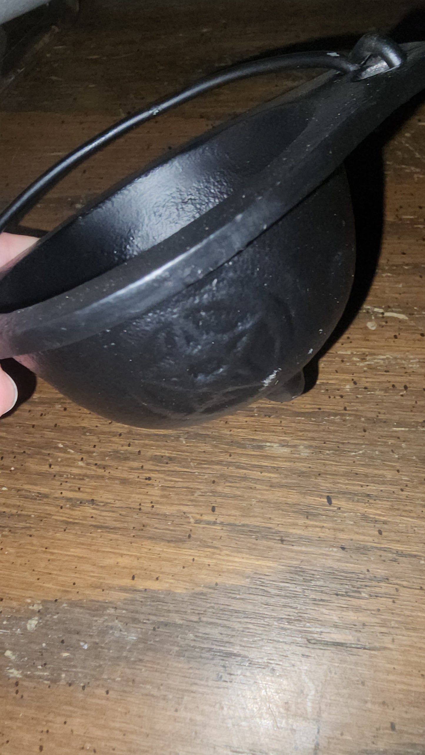 Cast iron 3inch cauldron