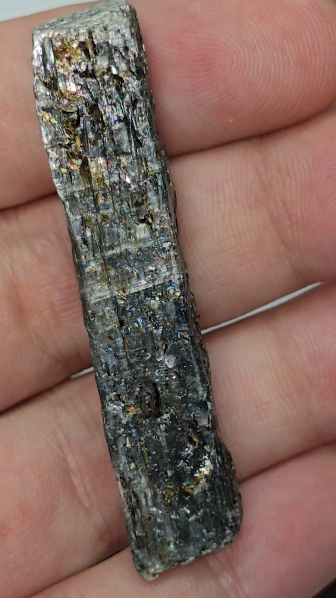 Kyanite stick (Fluorescent red) from Karoi, Zimbabwe