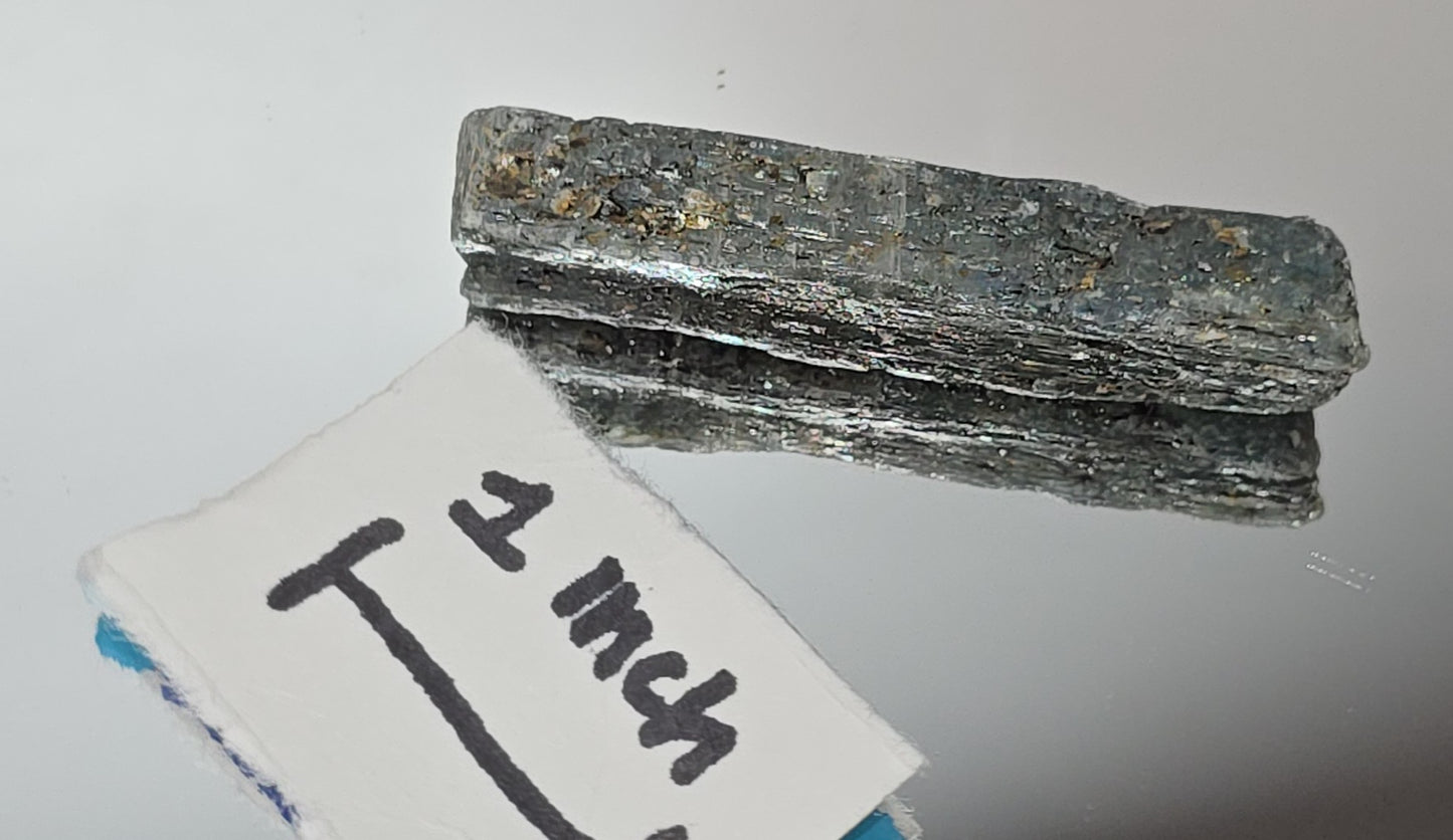 Kyanite stick (Fluorescent red) from Karoi, Zimbabwe