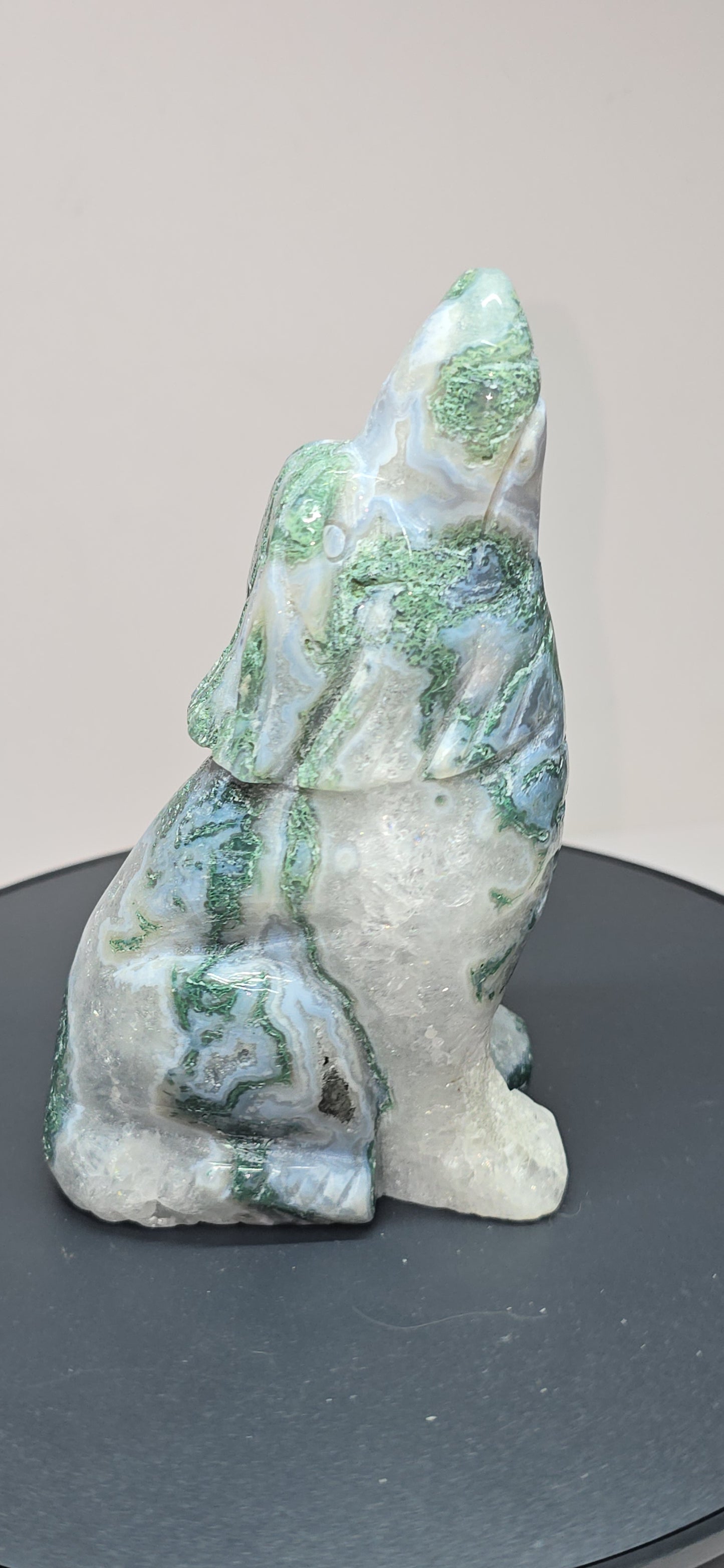 Moss agate wolfs
